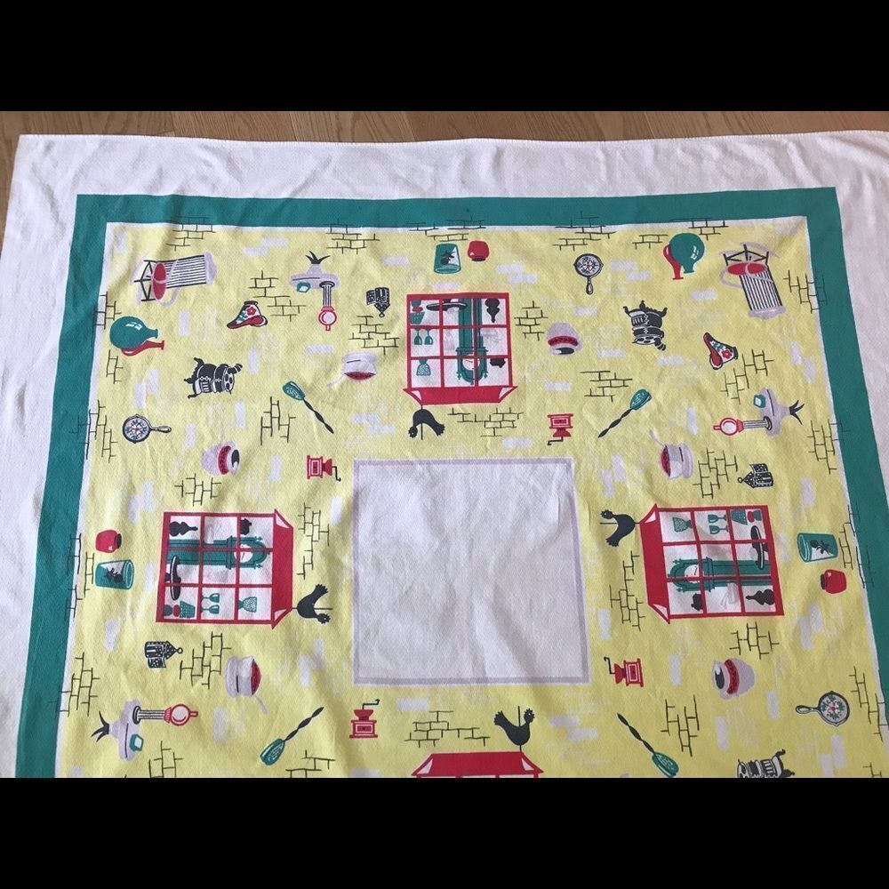 Mid Century Amish country kitchen tablecloth - Picture 3 of 5